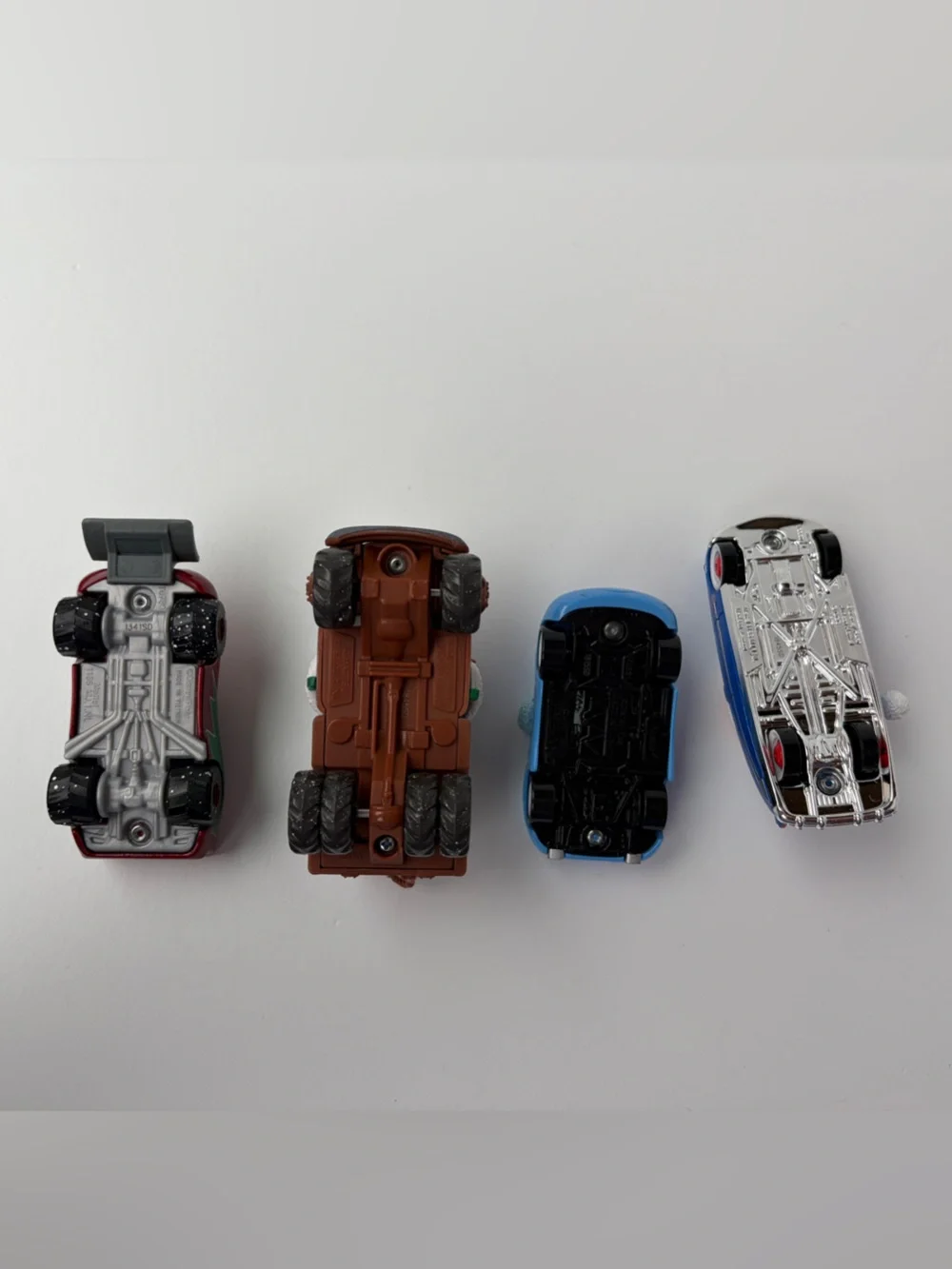 Disney‎ Pixar CARS Holiday 4 Lot Snow Plow McQueen Mater Doc Porsche Die-Cast